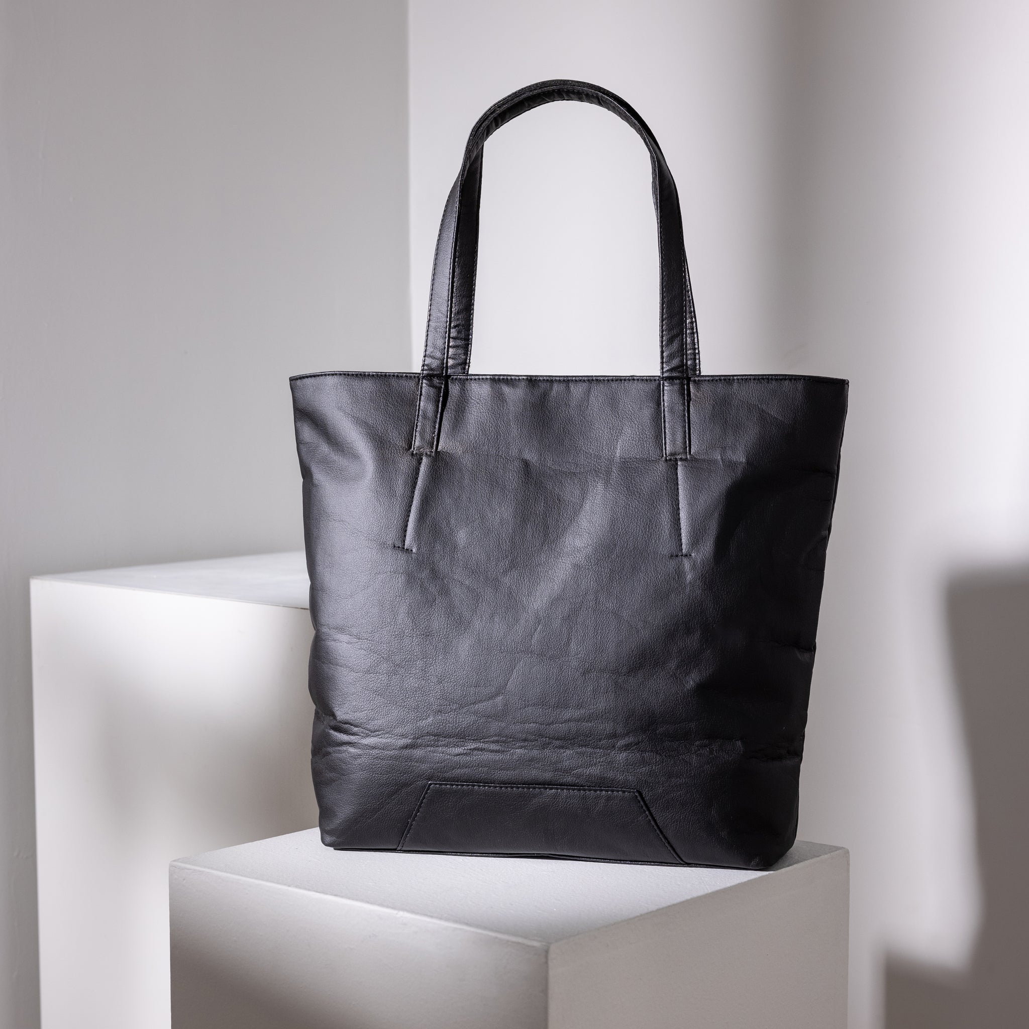 Back of Harriet Pinatex Tote Handbag in Black by Duffle&Co
