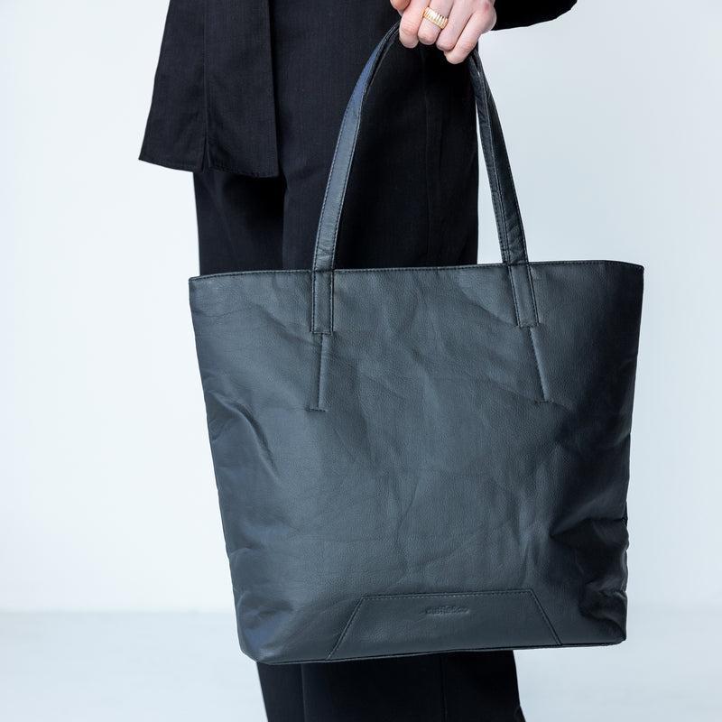 Harriet Pineapple Leather Tote Bag in Black by Duffle&Co