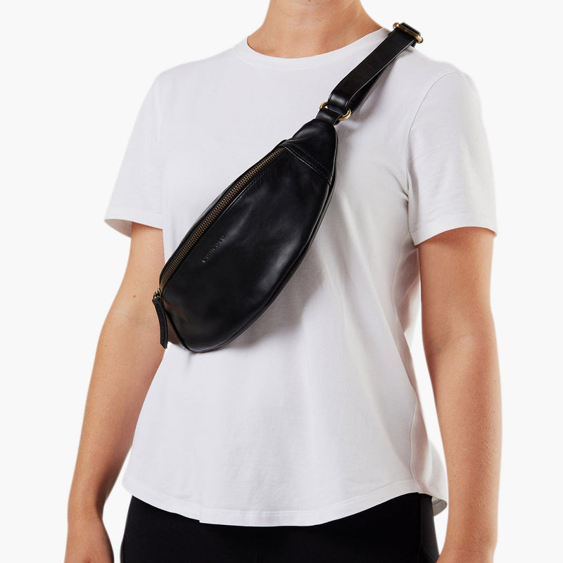 Women's Unisex Leather Bumbag by Duffle&Co